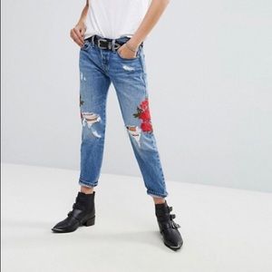 Levi’s 501 Crop Tapered Rose jeans